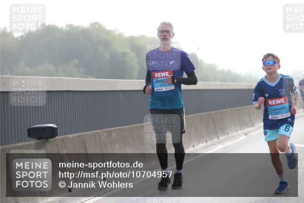 03.10.2026 - Köhlbrandbrückenlauf Jannik Wohlers http://msf.ph/oto/10704957 03.10.2026 09:17:07 Position 3 3, 2321, 3821, 6 meine-sportfotos.de