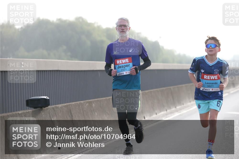 03.10.2026 - Köhlbrandbrückenlauf Jannik Wohlers http://msf.ph/oto/10704964 03.10.2026 09:17:08 Position 3 2321, 3821, 6 meine-sportfotos.de