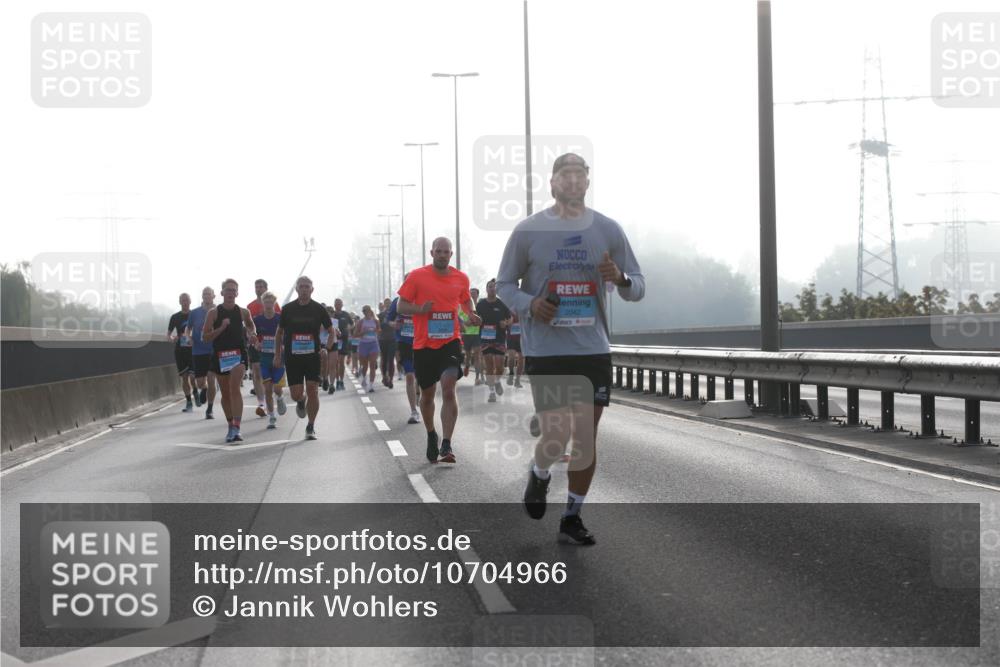 03.10.2026 - Köhlbrandbrückenlauf Jannik Wohlers http://msf.ph/oto/10704966 03.10.2026 09:17:15 Position 3 2042 meine-sportfotos.de