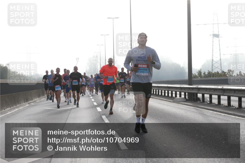 03.10.2026 - Köhlbrandbrückenlauf Jannik Wohlers http://msf.ph/oto/10704969 03.10.2026 09:17:15 Position 3 2042 meine-sportfotos.de