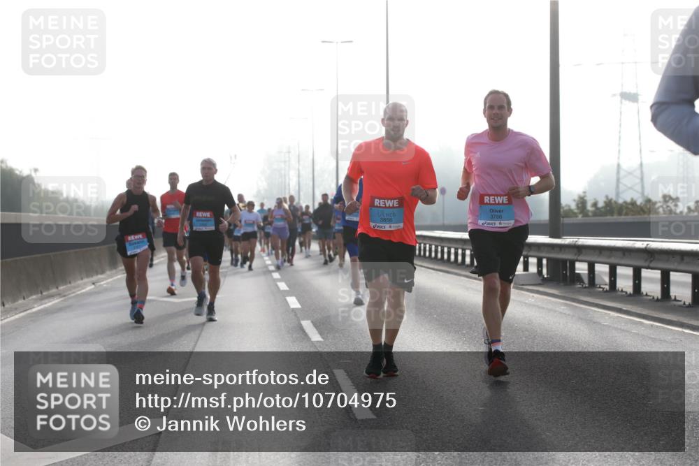 03.10.2026 - Köhlbrandbrückenlauf Jannik Wohlers http://msf.ph/oto/10704975 03.10.2026 09:17:17 Position 3 3856, 3786 meine-sportfotos.de
