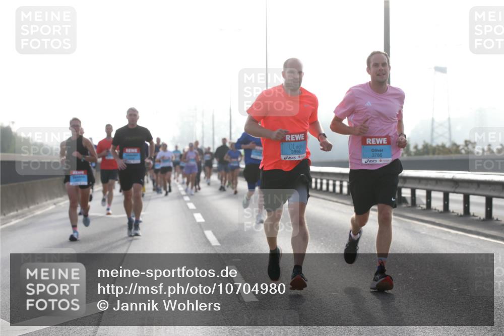 03.10.2026 - Köhlbrandbrückenlauf Jannik Wohlers http://msf.ph/oto/10704980 03.10.2026 09:17:17 Position 3 3856, 3786 meine-sportfotos.de