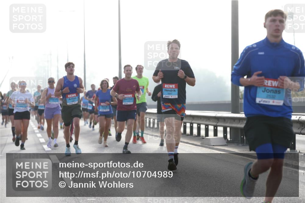 03.10.2026 - Köhlbrandbrückenlauf Jannik Wohlers http://msf.ph/oto/10704989 03.10.2026 09:17:21 Position 3 1647, 2532 meine-sportfotos.de