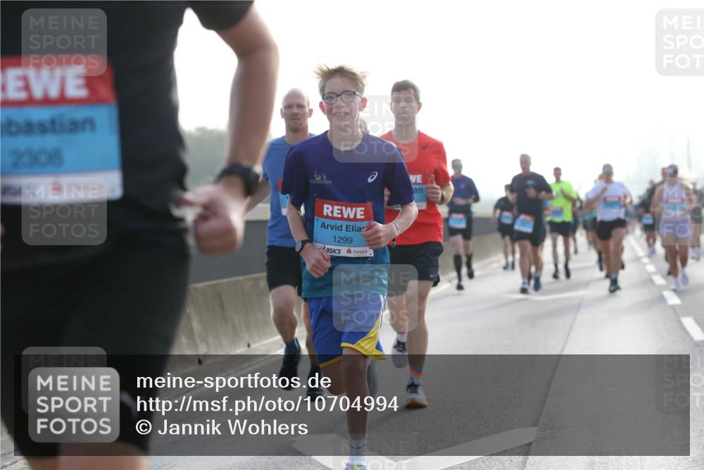 03.10.2026 - Köhlbrandbrückenlauf Jannik Wohlers http://msf.ph/oto/10704994 03.10.2026 09:17:22 Position 3 2308, 1299 meine-sportfotos.de