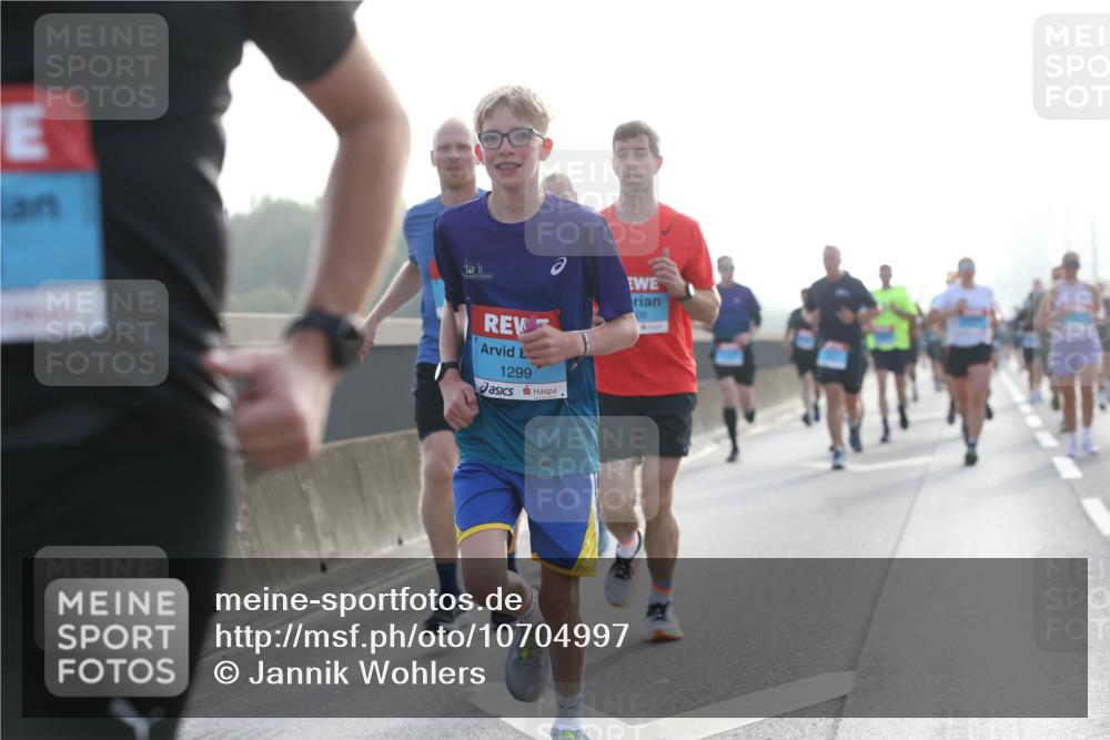 03.10.2026 - Köhlbrandbrückenlauf Jannik Wohlers http://msf.ph/oto/10704997 03.10.2026 09:17:22 Position 3 1299, 08 meine-sportfotos.de