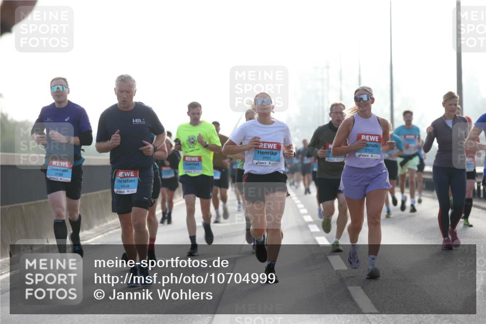 03.10.2026 - Köhlbrandbrückenlauf Jannik Wohlers http://msf.ph/oto/10704999 03.10.2026 09:17:23 Position 3 3704, 2665, 1648, 2707 meine-sportfotos.de