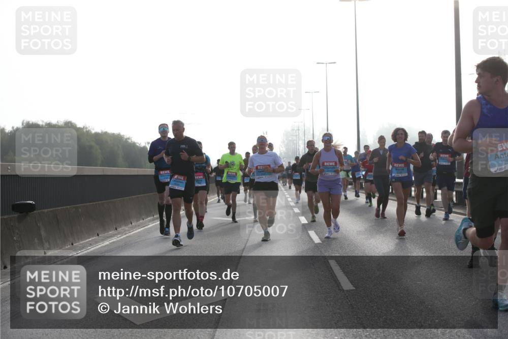 03.10.2026 - Köhlbrandbrückenlauf Jannik Wohlers http://msf.ph/oto/10705007 03.10.2026 09:17:25 Position 3 196 meine-sportfotos.de