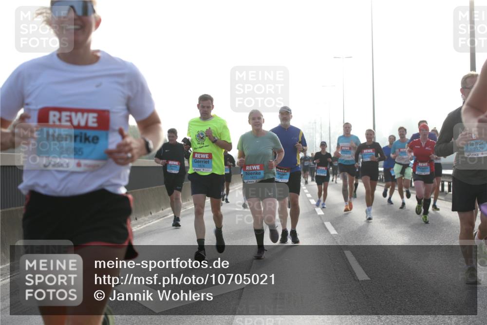 03.10.2026 - Köhlbrandbrückenlauf Jannik Wohlers http://msf.ph/oto/10705021 03.10.2026 09:17:28 Position 3 2665, 1874, 1873, 2729 meine-sportfotos.de