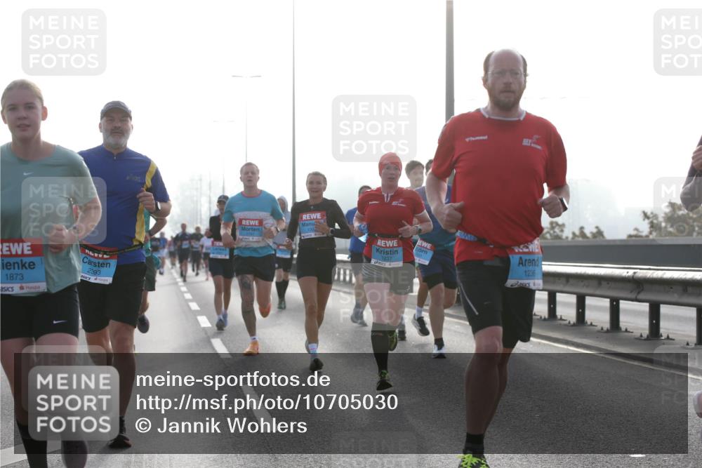 03.10.2026 - Köhlbrandbrückenlauf Jannik Wohlers http://msf.ph/oto/10705030 03.10.2026 09:17:30 Position 3 1873, 2393, 1, 1237, 1236 meine-sportfotos.de
