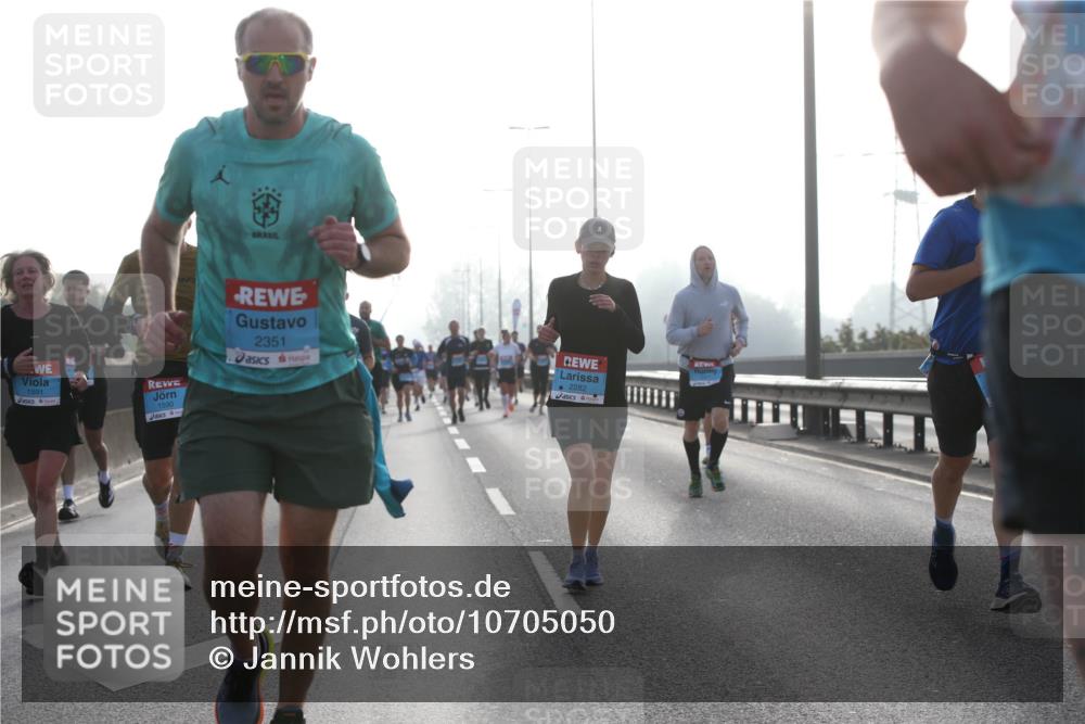 03.10.2026 - Köhlbrandbrückenlauf Jannik Wohlers http://msf.ph/oto/10705050 03.10.2026 09:17:34 Position 3 1591, 1590, 2351, 2282 meine-sportfotos.de