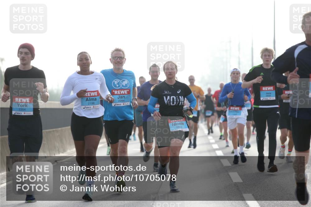 03.10.2026 - Köhlbrandbrückenlauf Jannik Wohlers http://msf.ph/oto/10705078 03.10.2026 09:17:41 Position 3 2354, 2196, 2284, 2314, 3808 meine-sportfotos.de