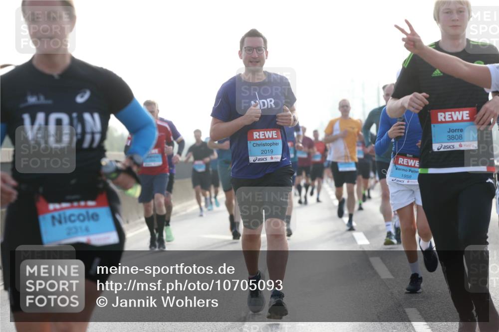 03.10.2026 - Köhlbrandbrückenlauf Jannik Wohlers http://msf.ph/oto/10705093 03.10.2026 09:17:45 Position 3 2019, 1959, 3808, 2314 meine-sportfotos.de