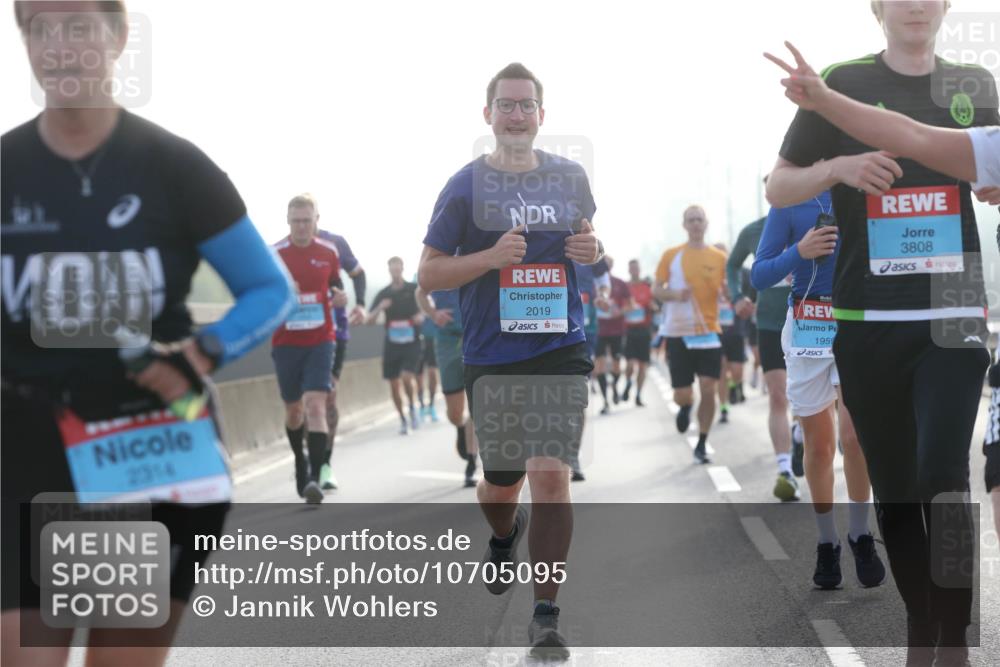 03.10.2026 - Köhlbrandbrückenlauf Jannik Wohlers http://msf.ph/oto/10705095 03.10.2026 09:17:45 Position 3 2019, 1959, 2314, 3808 meine-sportfotos.de