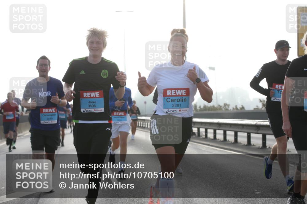 03.10.2026 - Köhlbrandbrückenlauf Jannik Wohlers http://msf.ph/oto/10705100 03.10.2026 09:17:46 Position 3 3808, 2019, 1959, 2281, 15 meine-sportfotos.de