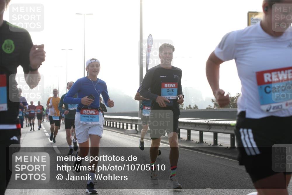03.10.2026 - Köhlbrandbrückenlauf Jannik Wohlers http://msf.ph/oto/10705110 03.10.2026 09:17:47 Position 3 2406, 1959, 3700, 1462, 2281 meine-sportfotos.de