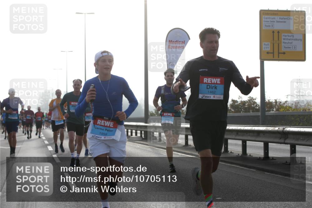 03.10.2026 - Köhlbrandbrückenlauf Jannik Wohlers http://msf.ph/oto/10705113 03.10.2026 09:17:47 Position 3 1959, 3700, 1462 meine-sportfotos.de