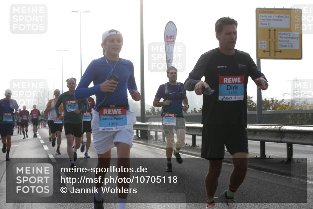 03.10.2026 - Köhlbrandbrückenlauf Jannik Wohlers http://msf.ph/oto/10705118 03.10.2026 09:17:48 Position 3 1959, 3700, 1462 meine-sportfotos.de
