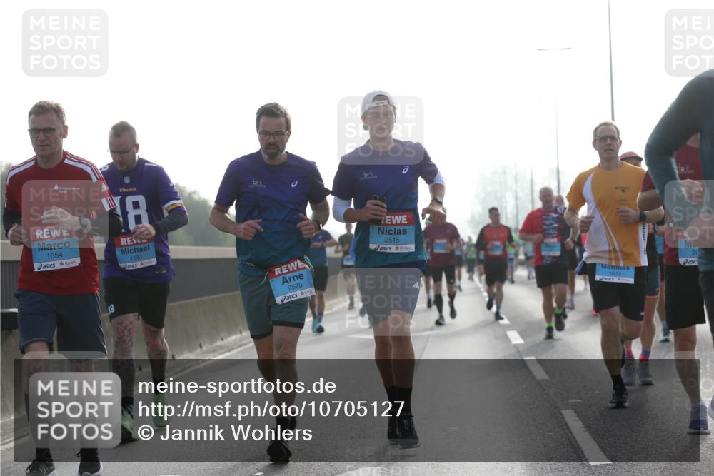 03.10.2026 - Köhlbrandbrückenlauf Jannik Wohlers http://msf.ph/oto/10705127 03.10.2026 09:17:50 Position 3 1554, 8, 1551, 2520, 2515, 1073, 20 meine-sportfotos.de