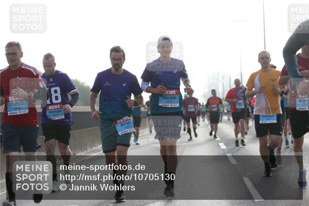 03.10.2026 - Köhlbrandbrückenlauf Jannik Wohlers http://msf.ph/oto/10705130 03.10.2026 09:17:50 Position 3 1554, 8, 1551, 2520, 2515, 1073, 207 meine-sportfotos.de