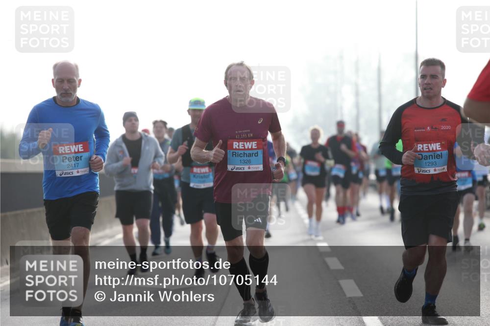 03.10.2026 - Köhlbrandbrückenlauf Jannik Wohlers http://msf.ph/oto/10705144 03.10.2026 09:17:53 Position 3 2417, 42, 195, 1326, 2020, 1293 meine-sportfotos.de