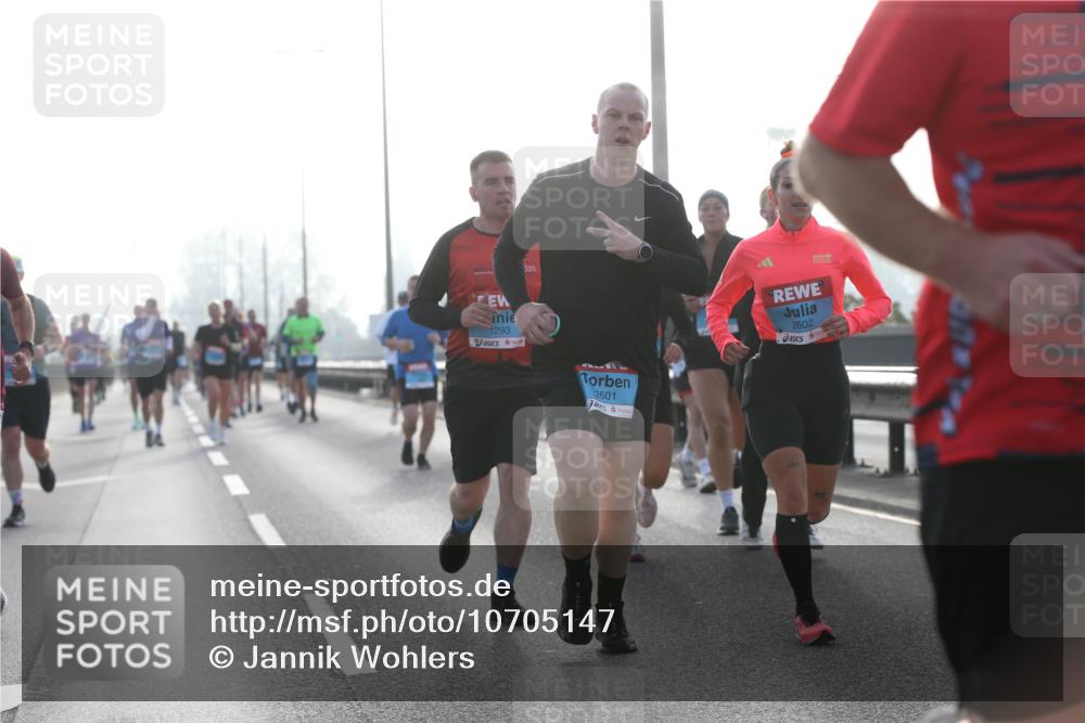 03.10.2026 - Köhlbrandbrückenlauf Jannik Wohlers http://msf.ph/oto/10705147 03.10.2026 09:17:55 Position 3 020, 1293, 2601, 2602 meine-sportfotos.de