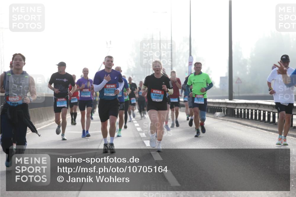 03.10.2026 - Köhlbrandbrückenlauf Jannik Wohlers http://msf.ph/oto/10705164 03.10.2026 09:17:58 Position 3 2296 meine-sportfotos.de