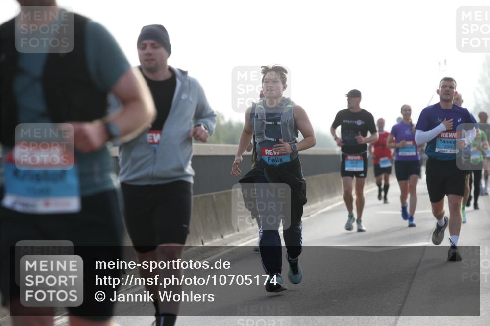 03.10.2026 - Köhlbrandbrückenlauf Jannik Wohlers http://msf.ph/oto/10705174 03.10.2026 09:17:59 Position 3 2264 meine-sportfotos.de