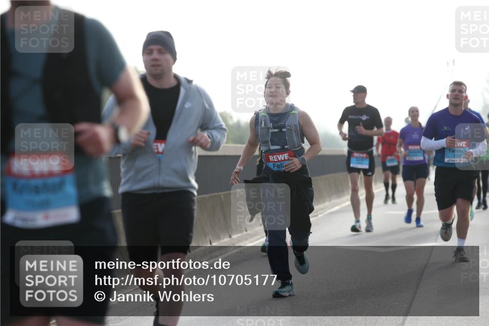 03.10.2026 - Köhlbrandbrückenlauf Jannik Wohlers http://msf.ph/oto/10705177 03.10.2026 09:17:59 Position 3 2264 meine-sportfotos.de