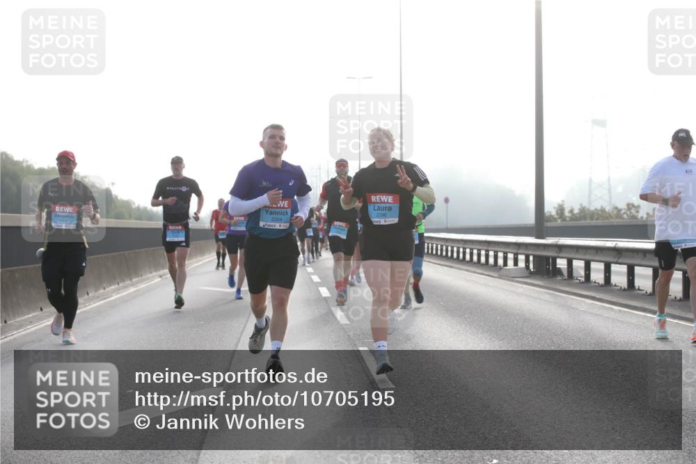 03.10.2026 - Köhlbrandbrückenlauf Jannik Wohlers http://msf.ph/oto/10705195 03.10.2026 09:18:03 Position 3 2264, 2296, 2409 meine-sportfotos.de