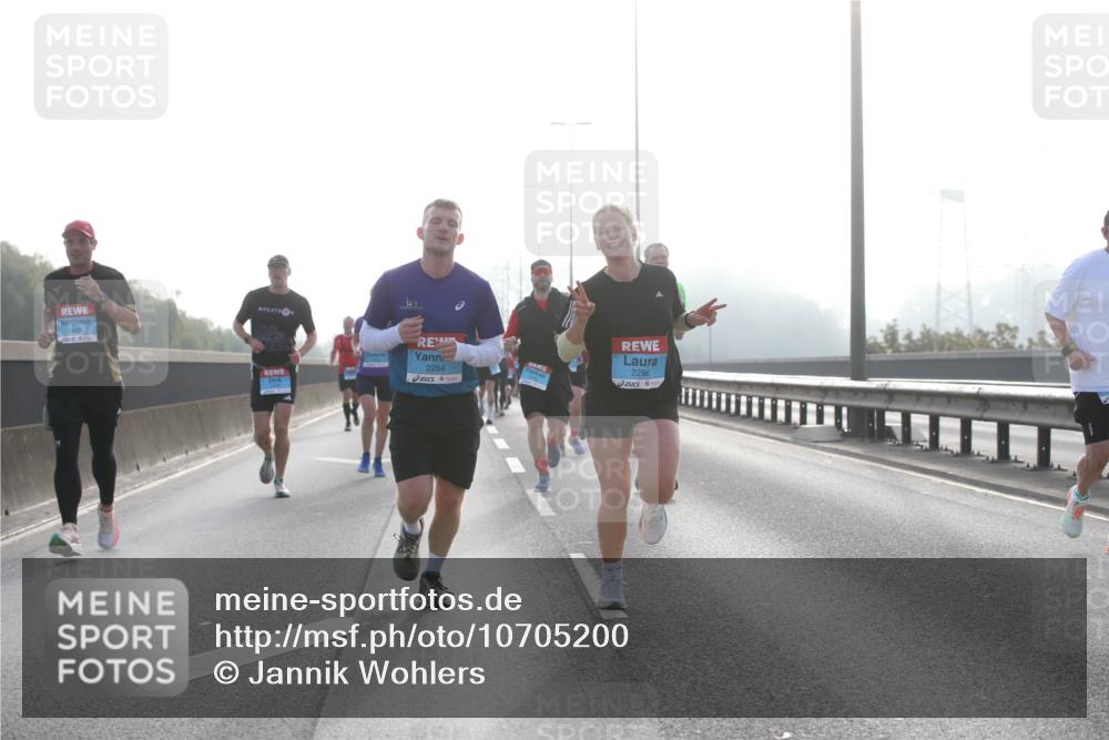 03.10.2026 - Köhlbrandbrückenlauf Jannik Wohlers http://msf.ph/oto/10705200 03.10.2026 09:18:03 Position 3 2409, 2296, 2264 meine-sportfotos.de
