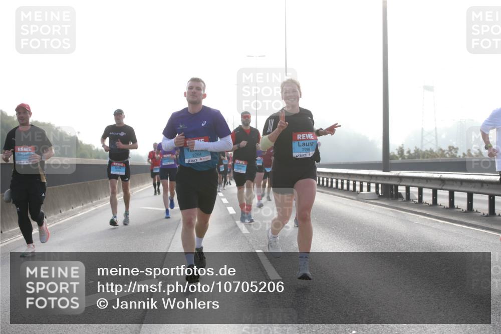 03.10.2026 - Köhlbrandbrückenlauf Jannik Wohlers http://msf.ph/oto/10705206 03.10.2026 09:18:03 Position 3 2409, 2264, 2296 meine-sportfotos.de