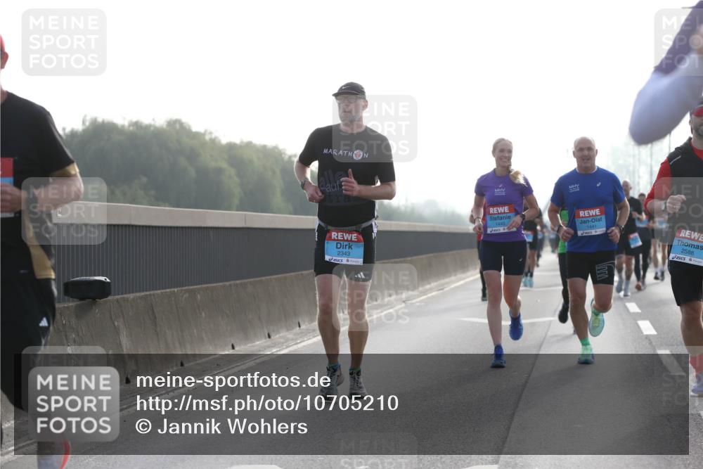 03.10.2026 - Köhlbrandbrückenlauf Jannik Wohlers http://msf.ph/oto/10705210 03.10.2026 09:18:04 Position 3 2343, 1440, 1441, 2588 meine-sportfotos.de