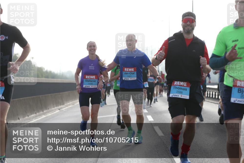 03.10.2026 - Köhlbrandbrückenlauf Jannik Wohlers http://msf.ph/oto/10705215 03.10.2026 09:18:05 Position 3 1440, 1441, 2588 meine-sportfotos.de