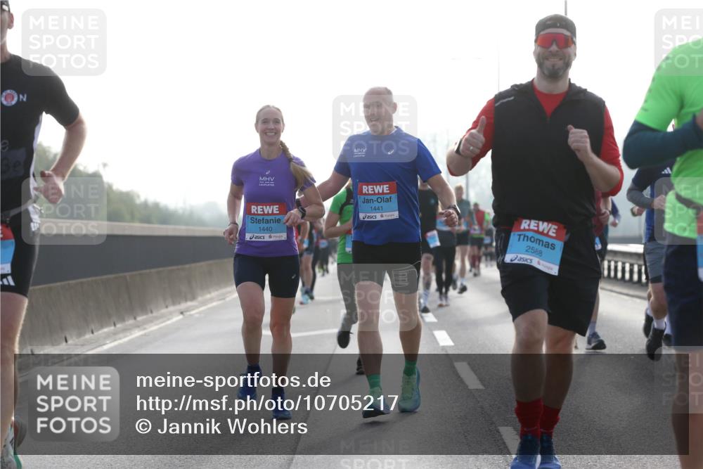 03.10.2026 - Köhlbrandbrückenlauf Jannik Wohlers http://msf.ph/oto/10705217 03.10.2026 09:18:06 Position 3 1440, 1441, 2588 meine-sportfotos.de