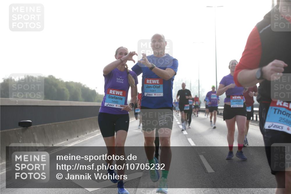 03.10.2026 - Köhlbrandbrückenlauf Jannik Wohlers http://msf.ph/oto/10705232 03.10.2026 09:18:07 Position 3 1440, 1441, 1877, 2588 meine-sportfotos.de