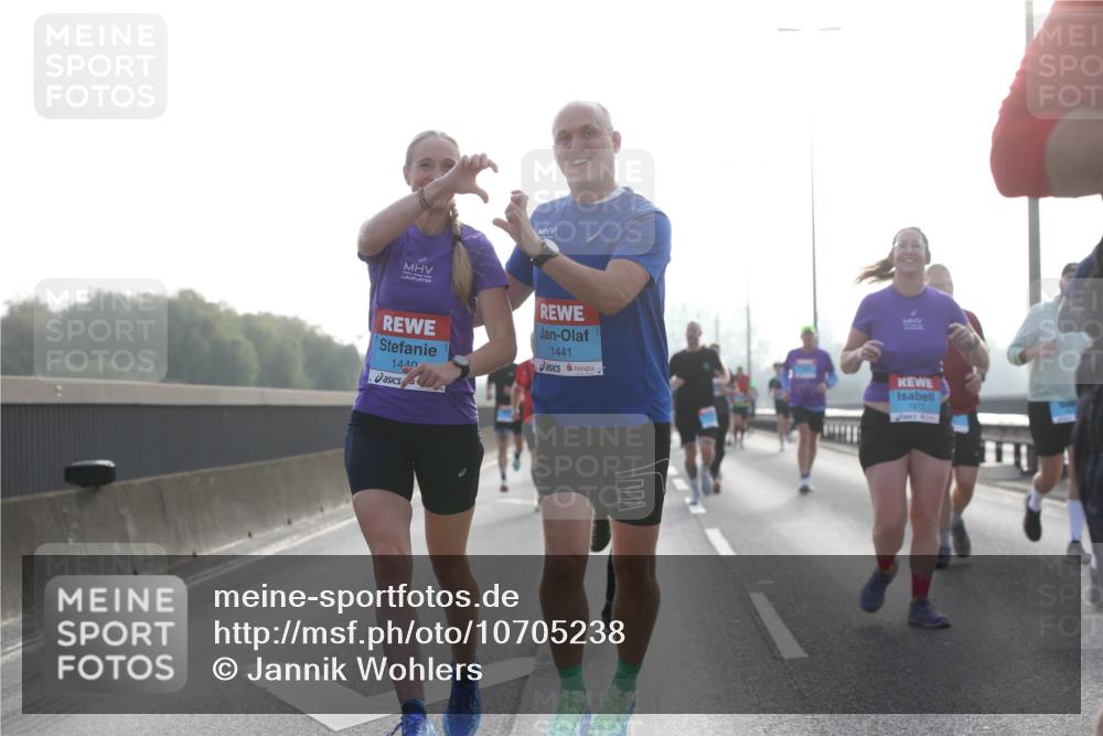 03.10.2026 - Köhlbrandbrückenlauf Jannik Wohlers http://msf.ph/oto/10705238 03.10.2026 09:18:08 Position 3 1440, 1441, 1877 meine-sportfotos.de