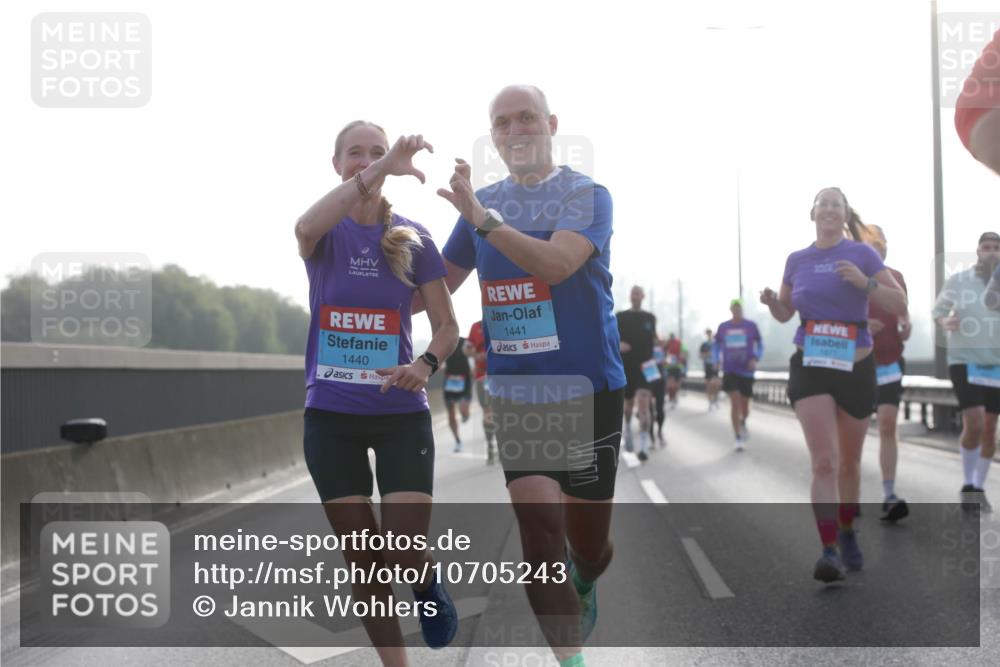 03.10.2026 - Köhlbrandbrückenlauf Jannik Wohlers http://msf.ph/oto/10705243 03.10.2026 09:18:08 Position 3 1440, 1441 meine-sportfotos.de