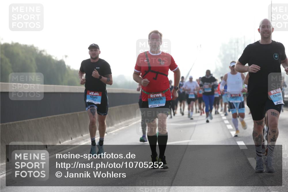 03.10.2026 - Köhlbrandbrückenlauf Jannik Wohlers http://msf.ph/oto/10705252 03.10.2026 09:18:10 Position 3 2970, 2078, 1987, 245 meine-sportfotos.de