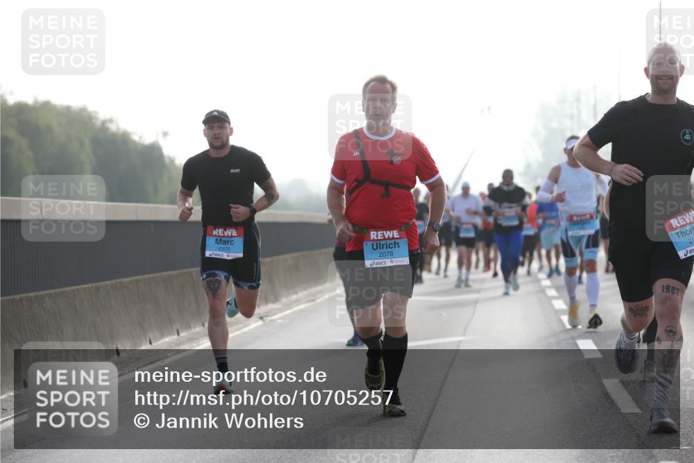 03.10.2026 - Köhlbrandbrückenlauf Jannik Wohlers http://msf.ph/oto/10705257 03.10.2026 09:18:10 Position 3 2970, 2078, 24, 1987 meine-sportfotos.de