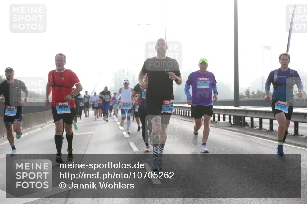 03.10.2026 - Köhlbrandbrückenlauf Jannik Wohlers http://msf.ph/oto/10705262 03.10.2026 09:18:11 Position 3 2078, 2452, 198, 2741 meine-sportfotos.de