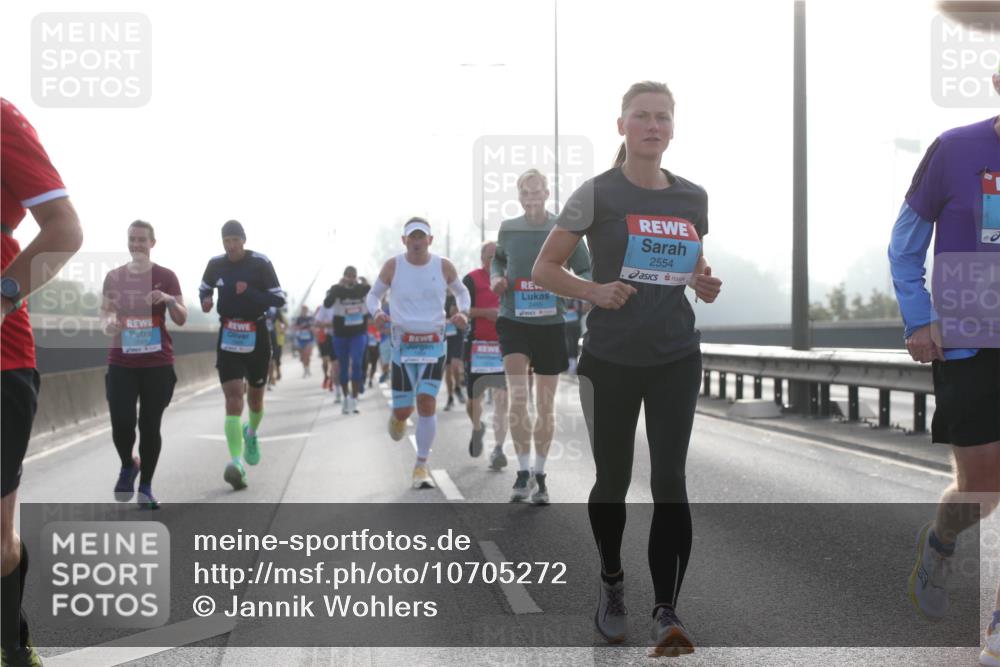 03.10.2026 - Köhlbrandbrückenlauf Jannik Wohlers http://msf.ph/oto/10705272 03.10.2026 09:18:13 Position 3 2495, 2554 meine-sportfotos.de