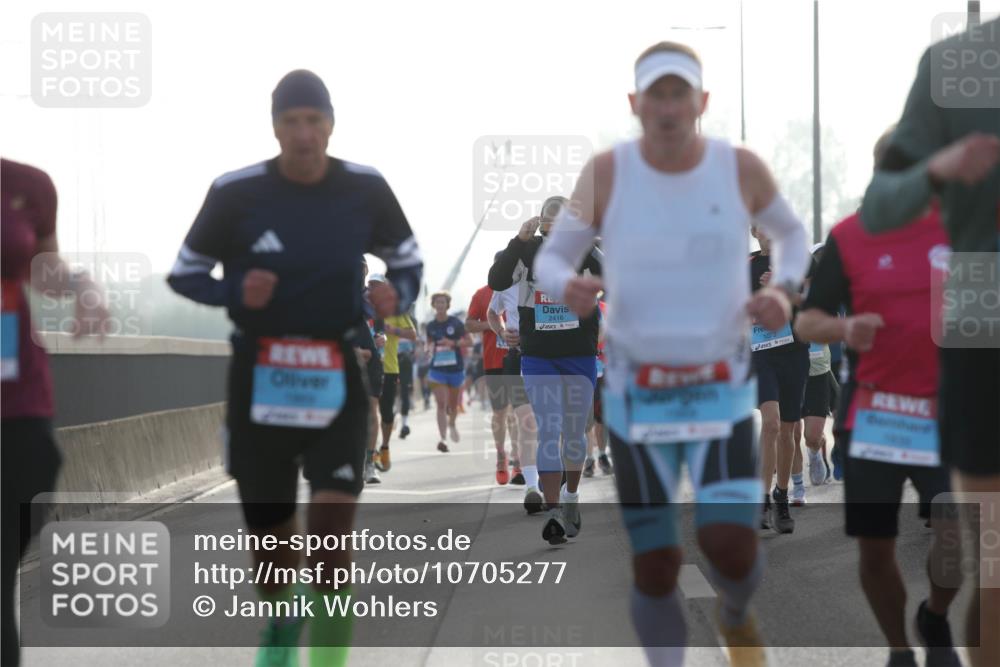 03.10.2026 - Köhlbrandbrückenlauf Jannik Wohlers http://msf.ph/oto/10705277 03.10.2026 09:18:14 Position 3 2416, 1072 meine-sportfotos.de