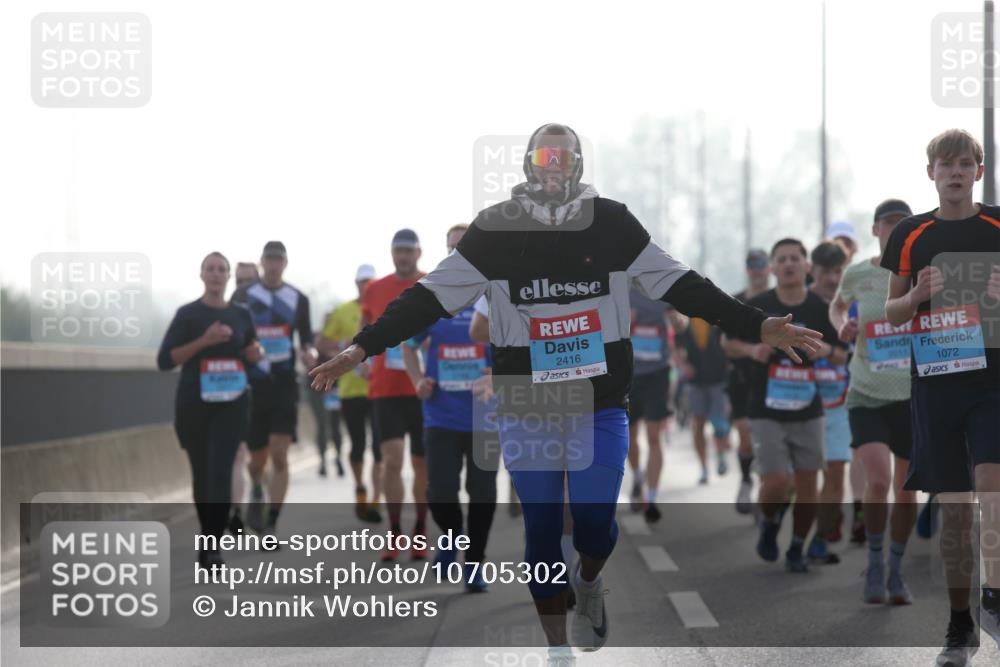 03.10.2026 - Köhlbrandbrückenlauf Jannik Wohlers http://msf.ph/oto/10705302 03.10.2026 09:18:17 Position 3 2416, 1072 meine-sportfotos.de