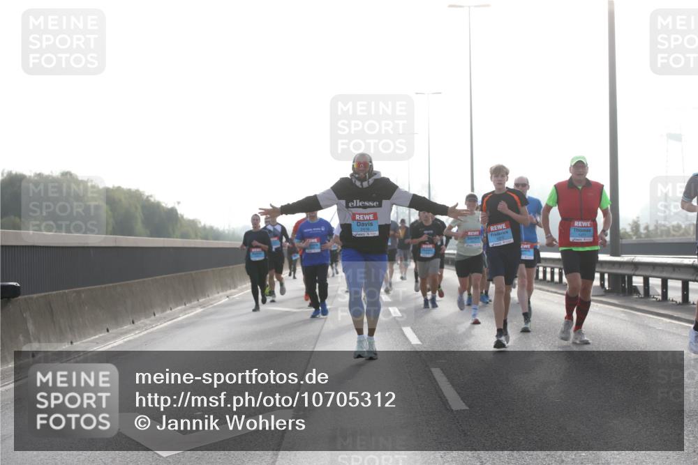 03.10.2026 - Köhlbrandbrückenlauf Jannik Wohlers http://msf.ph/oto/10705312 03.10.2026 09:18:19 Position 3 2416 meine-sportfotos.de