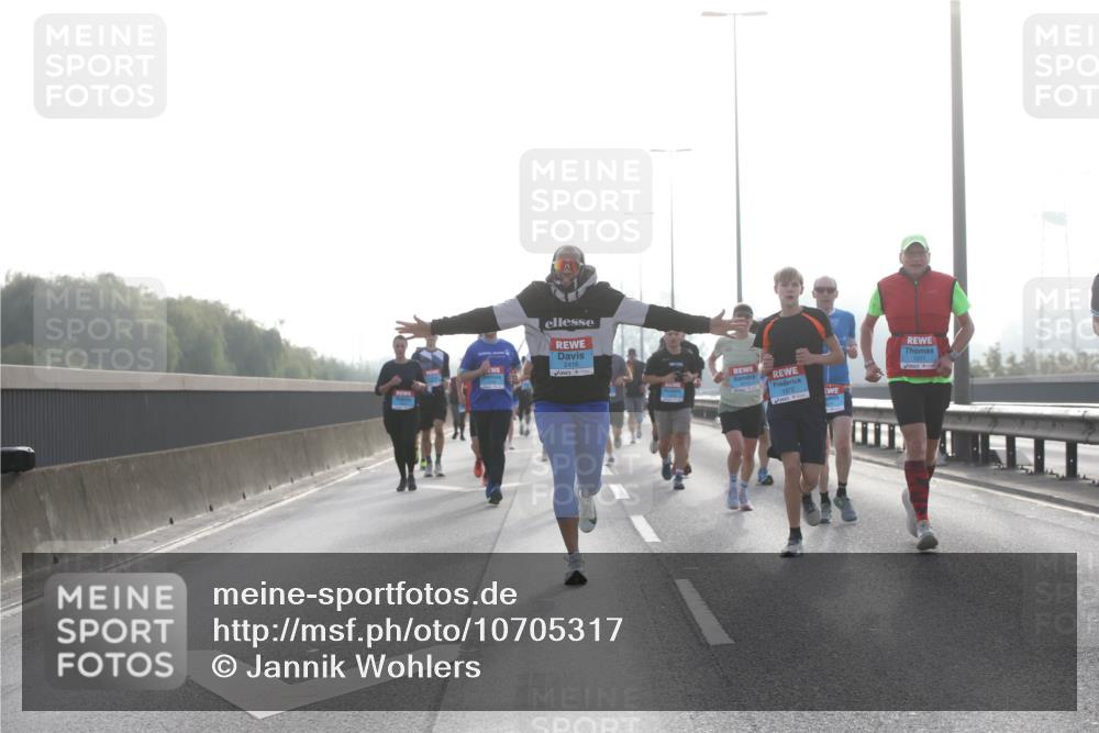 03.10.2026 - Köhlbrandbrückenlauf Jannik Wohlers http://msf.ph/oto/10705317 03.10.2026 09:18:19 Position 3 2416, 1072 meine-sportfotos.de