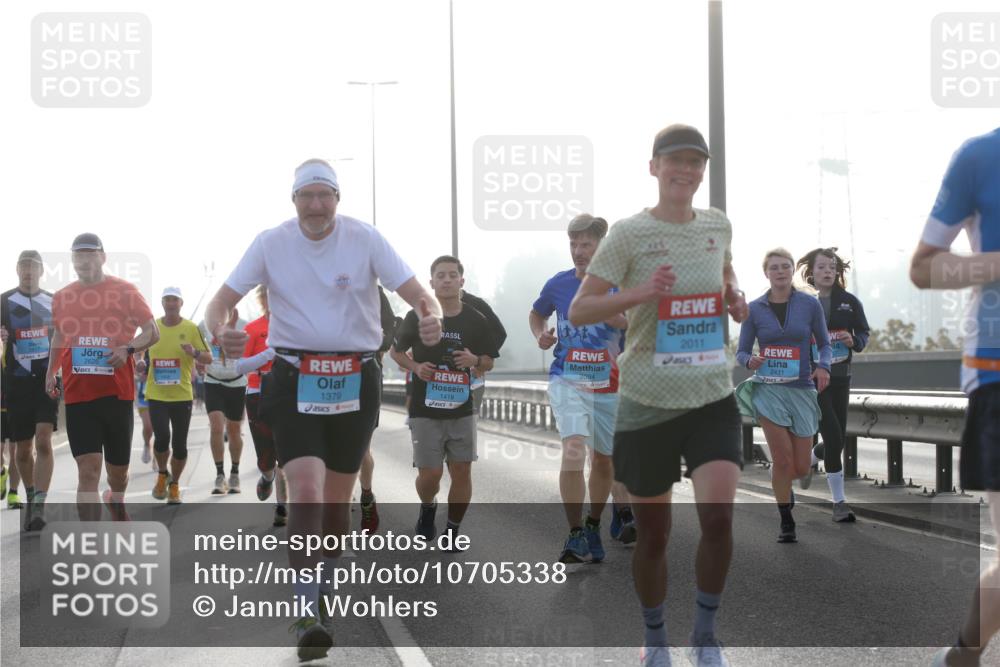 03.10.2026 - Köhlbrandbrückenlauf Jannik Wohlers http://msf.ph/oto/10705338 03.10.2026 09:18:22 Position 3 1379, 1419, 2094, 2011 meine-sportfotos.de