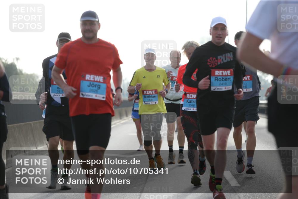 03.10.2026 - Köhlbrandbrückenlauf Jannik Wohlers http://msf.ph/oto/10705341 03.10.2026 09:18:23 Position 3 3817, 2626, 1808, 2419, 862, 1546 meine-sportfotos.de