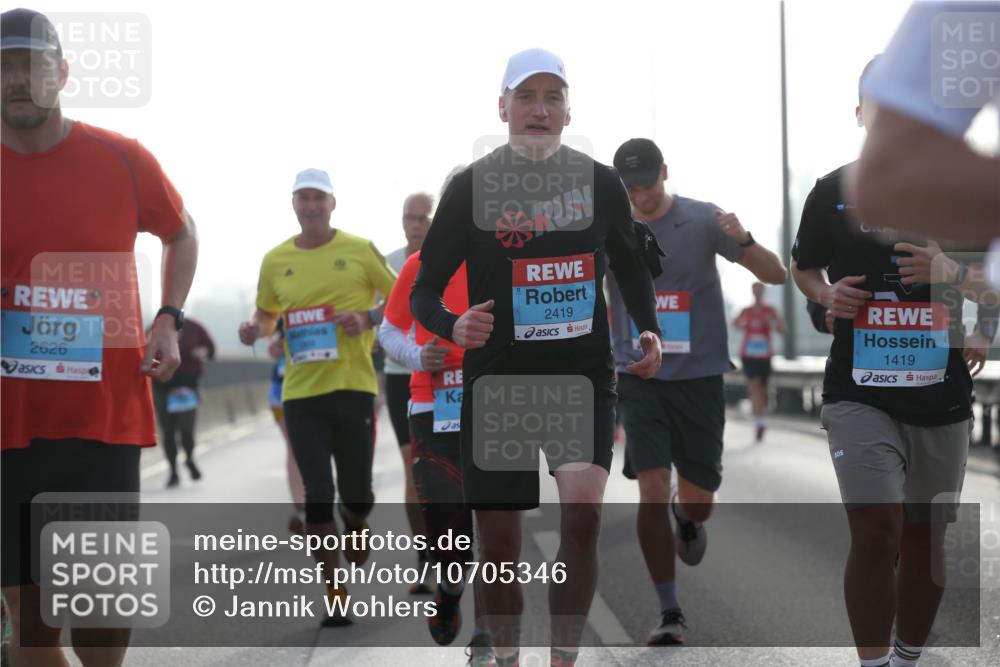 03.10.2026 - Köhlbrandbrückenlauf Jannik Wohlers http://msf.ph/oto/10705346 03.10.2026 09:18:23 Position 3 2626, 2419, 1419 meine-sportfotos.de