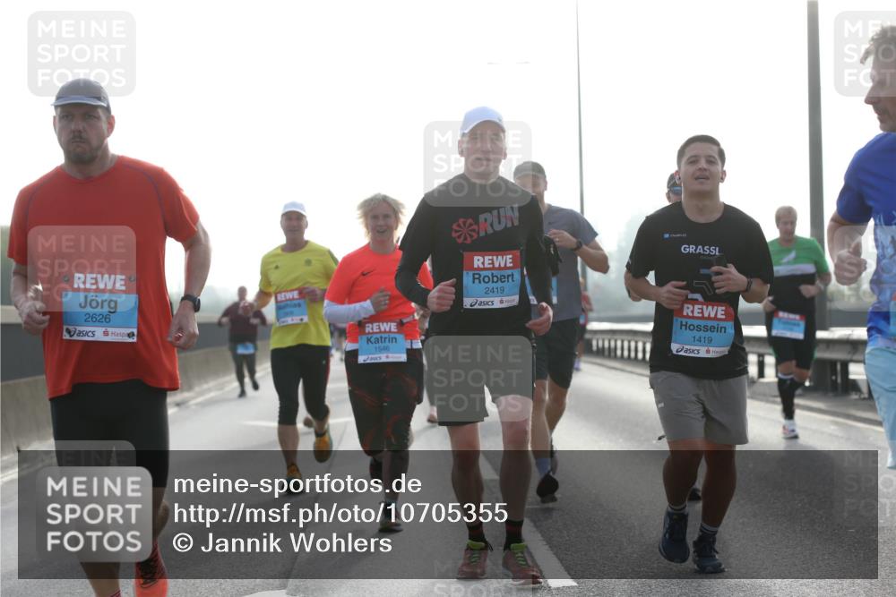 03.10.2026 - Köhlbrandbrückenlauf Jannik Wohlers http://msf.ph/oto/10705355 03.10.2026 09:18:24 Position 3 2626, 1546, 2419, 1419 meine-sportfotos.de
