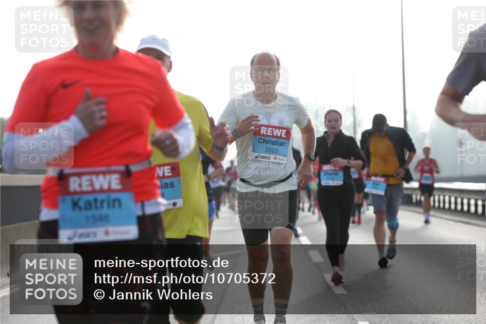 03.10.2026 - Köhlbrandbrückenlauf Jannik Wohlers http://msf.ph/oto/10705372 03.10.2026 09:18:26 Position 3 1546, 8, 2523 meine-sportfotos.de